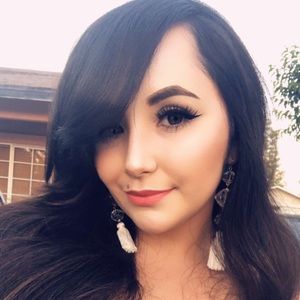 Meet your Posher, Liz